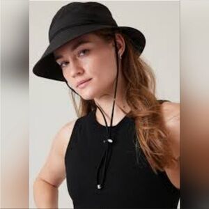 Athleta excursion bucket hat M/L black